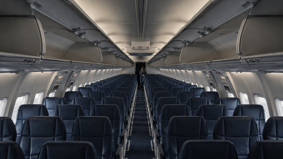 leere Sitze im Flugzeug