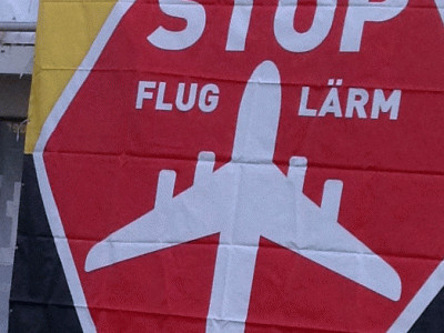 Striktes Nachtflugverbot von 22 – 6 Uhr.
Schluss mit dem Lärmterror in den Tagesrandstunden!
Kurzstreckenflüge auf die Schiene.
Kundgebung im Terminal 1 am Frankfurter Flughafen.
